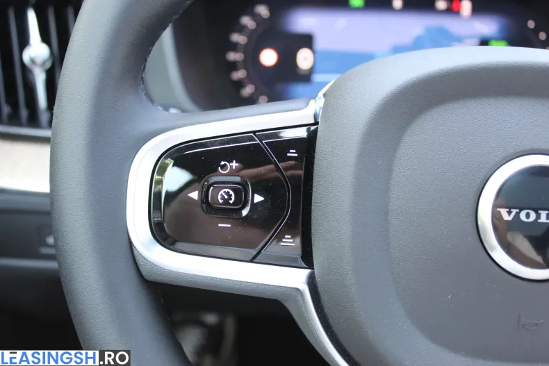Volvo XC60 din 2025 cu 1.000 km - oferta VOL244291 - foto 17
