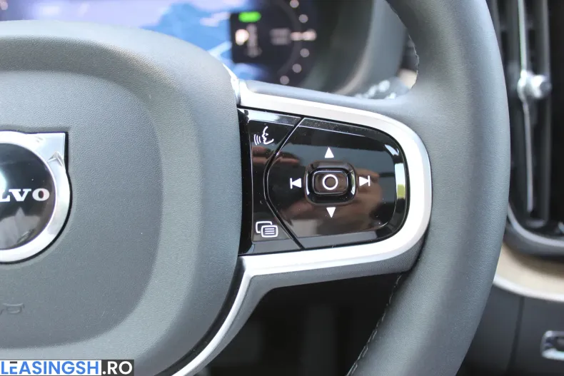 Volvo XC60 din 2025 cu 1.000 km - oferta VOL244291 - foto 18