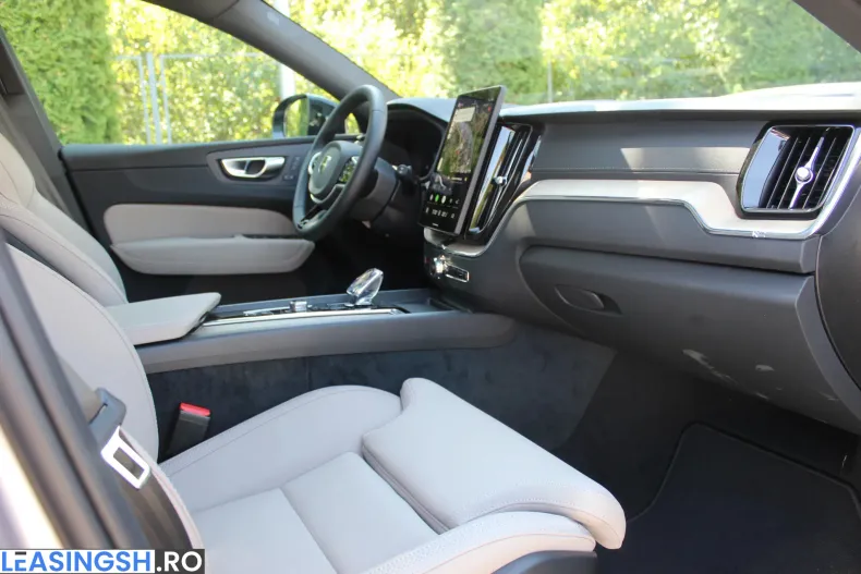 Volvo XC60 din 2025 cu 1.000 km - oferta VOL244291 - foto 33