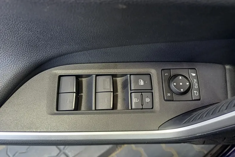 Toyota RAV4 din 2023 cu 19.963 km - oferta TOY244294 - foto 8