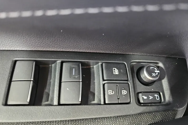Toyota Corolla din 2025 cu 18.524 km - oferta TOY244298 - foto 5