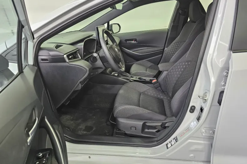 Toyota Corolla din 2025 cu 18.524 km - oferta TOY244298 - foto 6