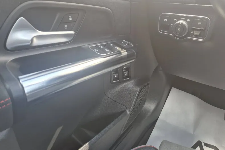 Mercedes-Benz GLA 250 (Clasa GLA) din 2022 cu 51.989 km - oferta MER244314 - foto 13