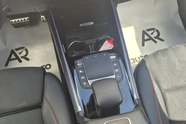 Mercedes-Benz GLA 250 (Clasa GLA) din 2022 cu 51.989 km - oferta MER244314 - foto 19