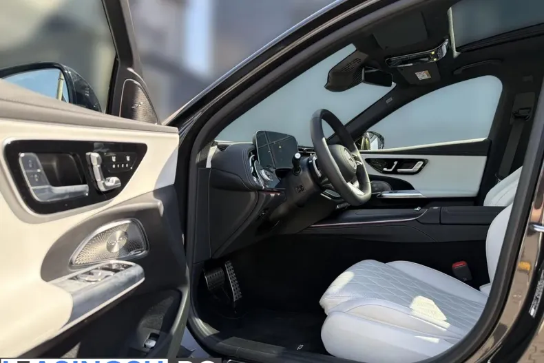Mercedes-Benz E 300 (Clasa E) din 2025 cu 12.800 km - oferta MER244319 - foto 10