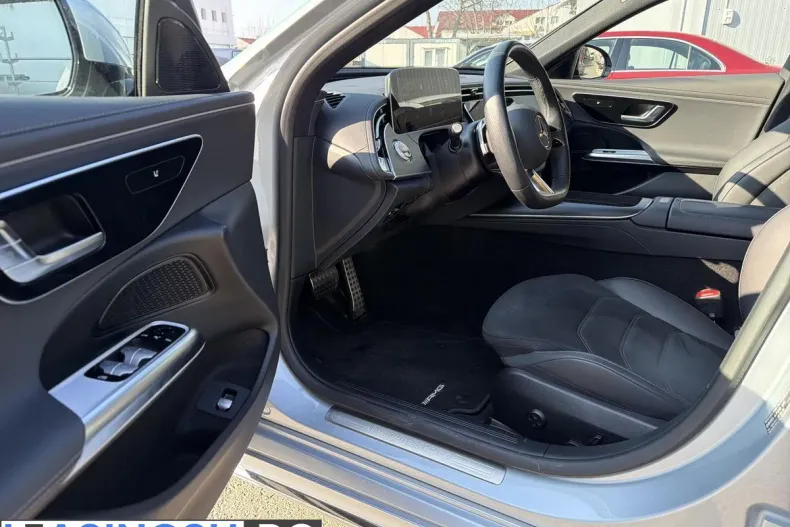 Mercedes-Benz E 220 (Clasa E) din 2024 cu 29.313 km - oferta MER244320 - foto 10