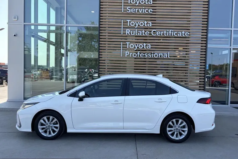 Toyota Corolla din 2023 cu 41.032 km - oferta TOY244327 - foto 3