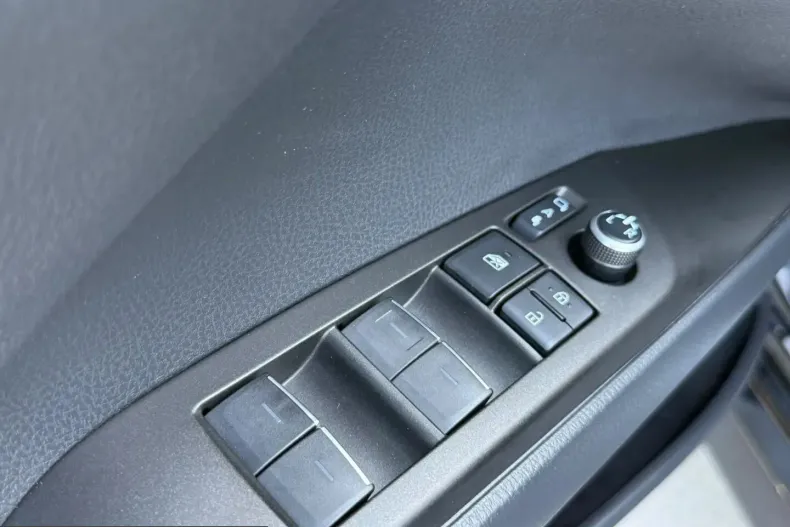 Toyota Camry din 2023 cu 52.551 km - oferta TOY244331 - foto 22