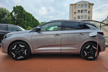 Opel Grandland (X) din 2023 - oferta OPE244345