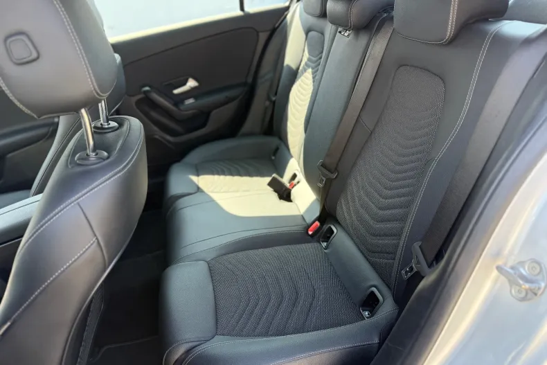 Mercedes-Benz A 200 (Clasa A) din 2022 cu 139.296 km - oferta MER244348 - foto 21