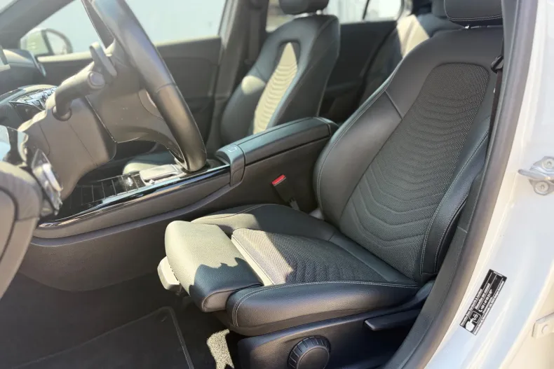 Mercedes-Benz A 200 (Clasa A) din 2022 cu 177.905 km - oferta MER244349 - foto 11