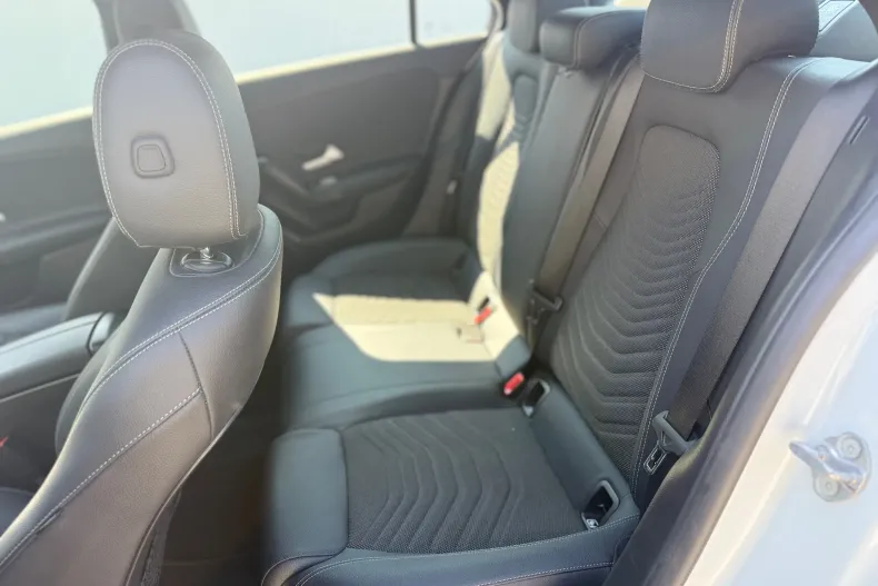 Mercedes-Benz A 200 (Clasa A) din 2022 cu 177.905 km - oferta MER244349 - foto 22
