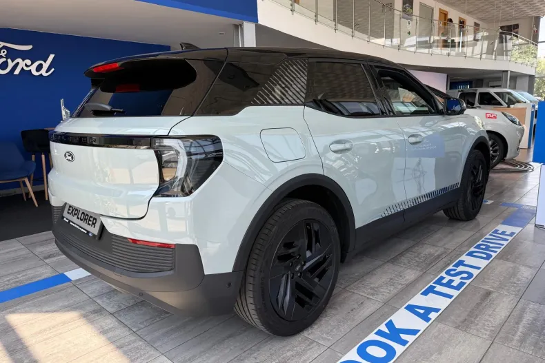 Ford Explorer din 2026 cu 1 km - oferta FOR244356 - foto 3