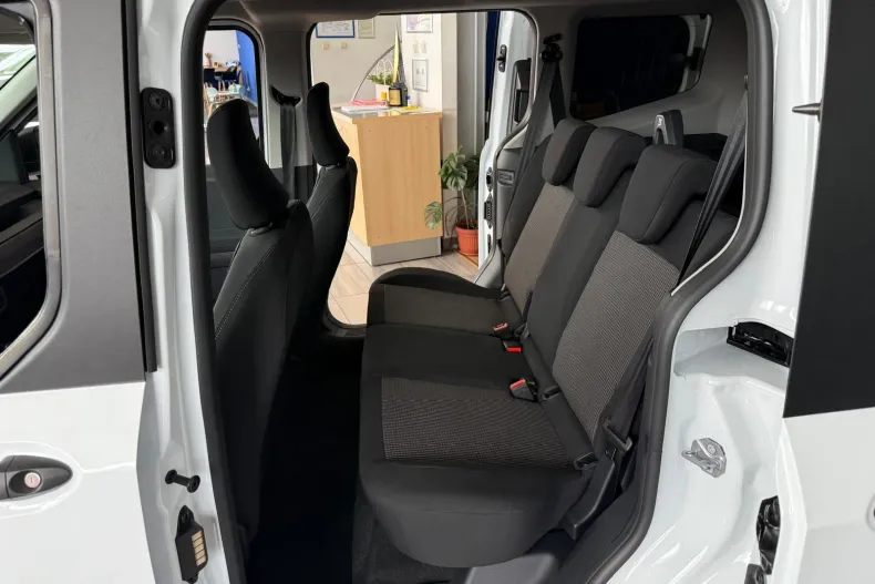 Ford Tourneo Courier din 2026 cu 1 km - oferta FOR244359 - foto 6