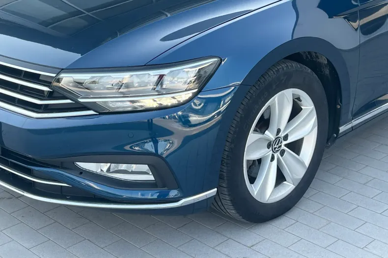 Volkswagen Passat din 2022 cu 62.796 km - oferta VOL244360 - foto 3