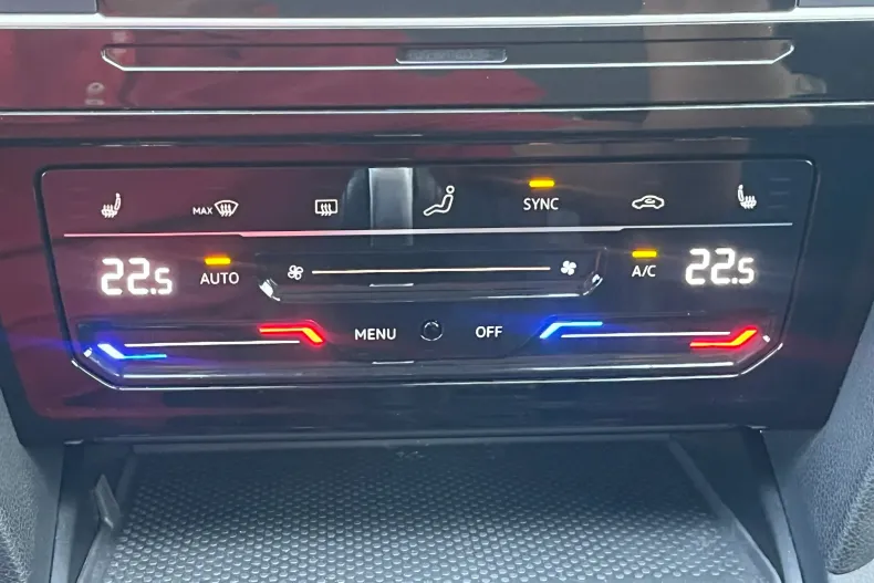 Volkswagen Passat din 2022 cu 62.796 km - oferta VOL244360 - foto 25