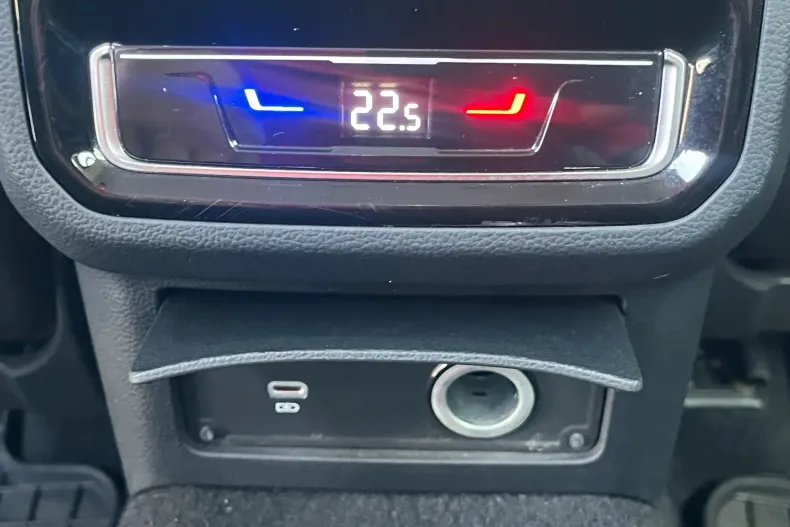 Volkswagen Passat din 2022 cu 62.796 km - oferta VOL244360 - foto 27