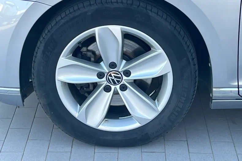 Volkswagen Passat din 2022 cu 63.060 km - oferta VOL244364 - foto 6