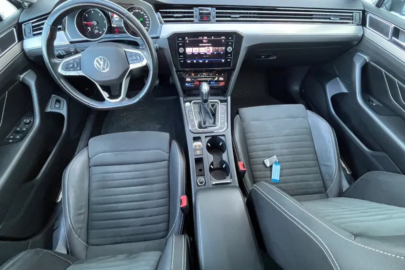 Volkswagen Passat din 2022 cu 63.060 km - oferta VOL244364 - foto 9