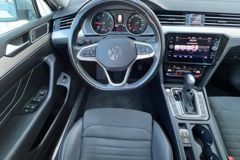 Volkswagen Passat din 2022 cu 63.060 km - oferta VOL244364 - foto 11