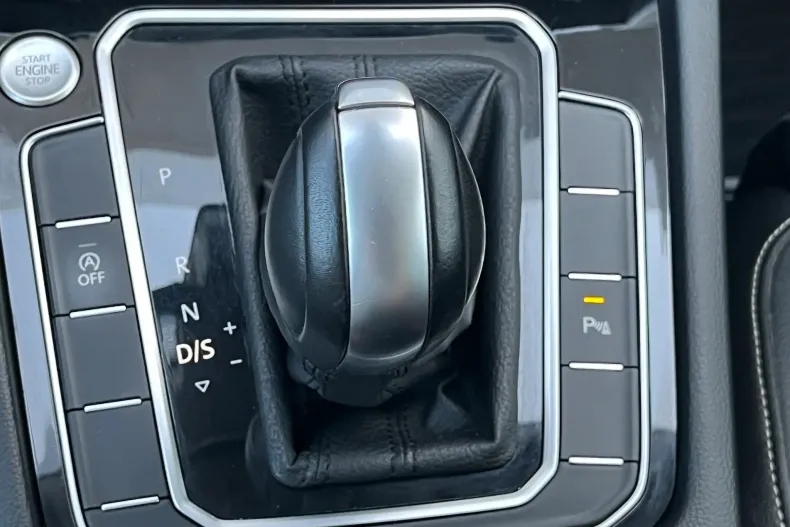 Volkswagen Passat din 2022 cu 63.060 km - oferta VOL244364 - foto 25