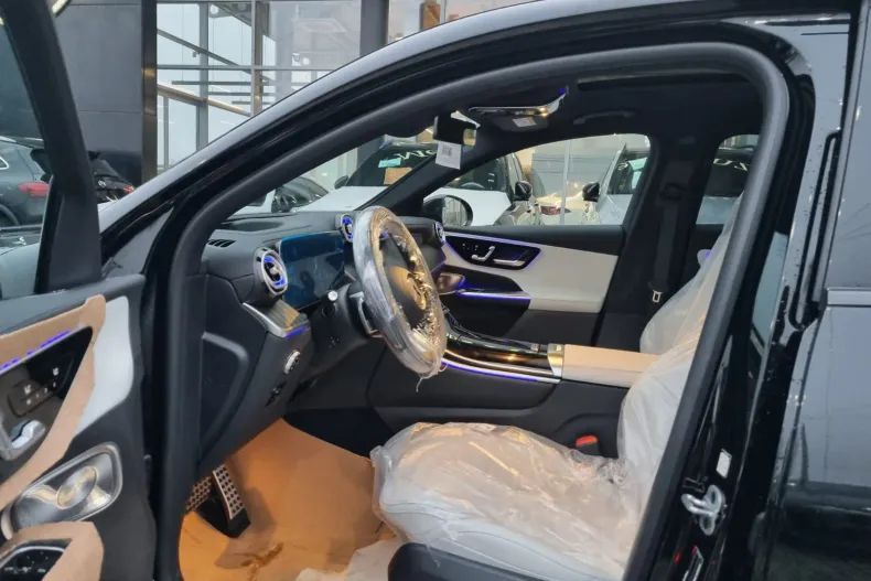Mercedes-Benz GLC 200 (Clasa GLC) din 2025 cu 3.100 km - oferta MER244378 - foto 17