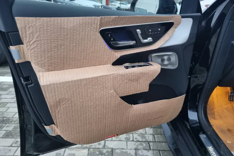 Mercedes-Benz GLC 200 (Clasa GLC) din 2025 cu 3.100 km - oferta MER244378 - foto 26