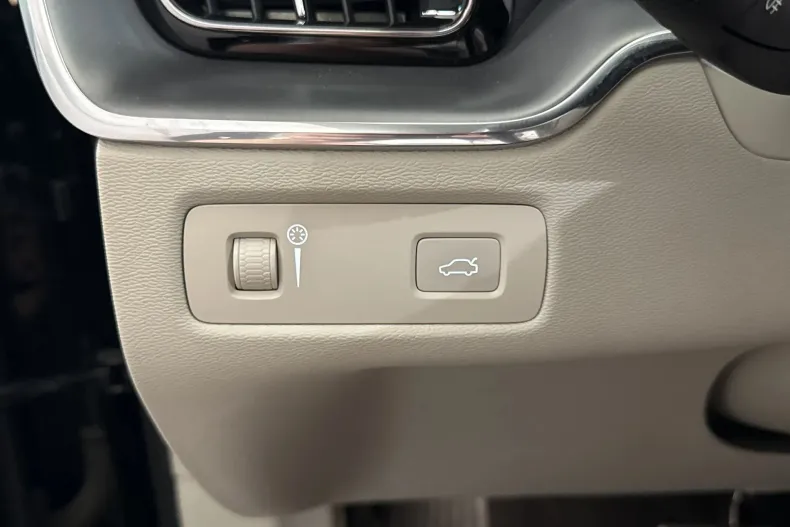 Volvo XC60 din 2022 cu 48.614 km - oferta VOL244384 - foto 15