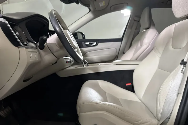 Volvo XC60 din 2022 cu 48.614 km - oferta VOL244384 - foto 23