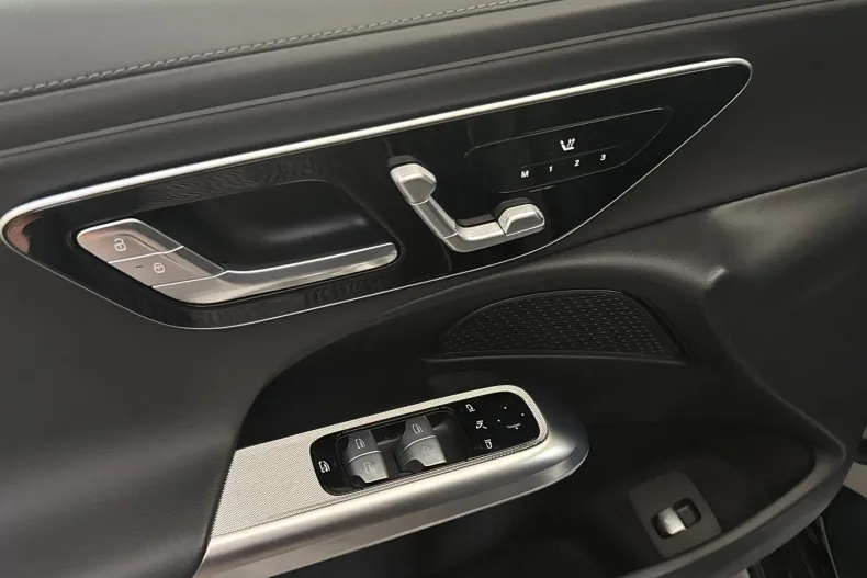 Mercedes-Benz E 220 (Clasa E) din 2025 cu 28.923 km - oferta MER244387 - foto 14