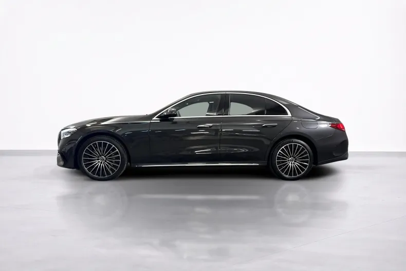 Mercedes-Benz E 300 (Clasa E) din 2025 cu 9.873 km - oferta MER244405 - foto 2