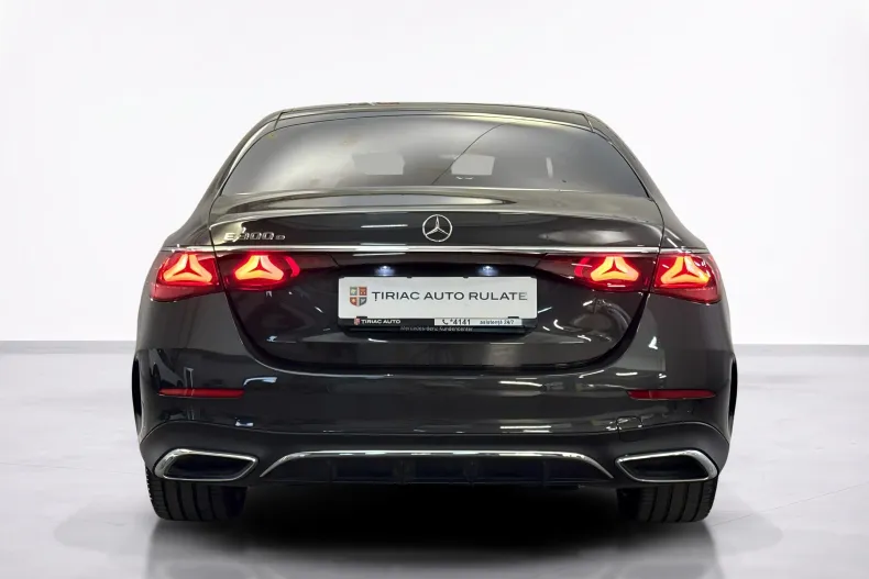 Mercedes-Benz E 300 (Clasa E) din 2025 cu 9.873 km - oferta MER244405 - foto 4