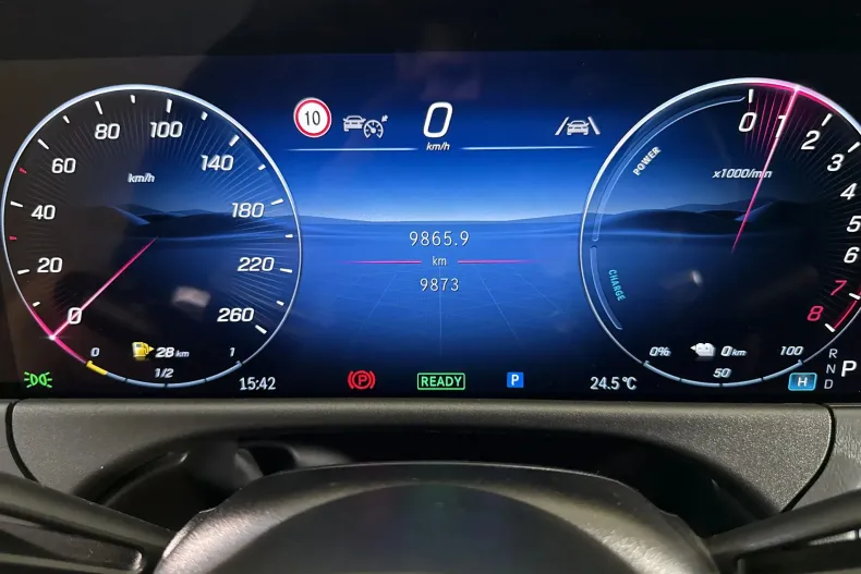 Mercedes-Benz E 300 (Clasa E) din 2025 cu 9.873 km - oferta MER244405 - foto 10