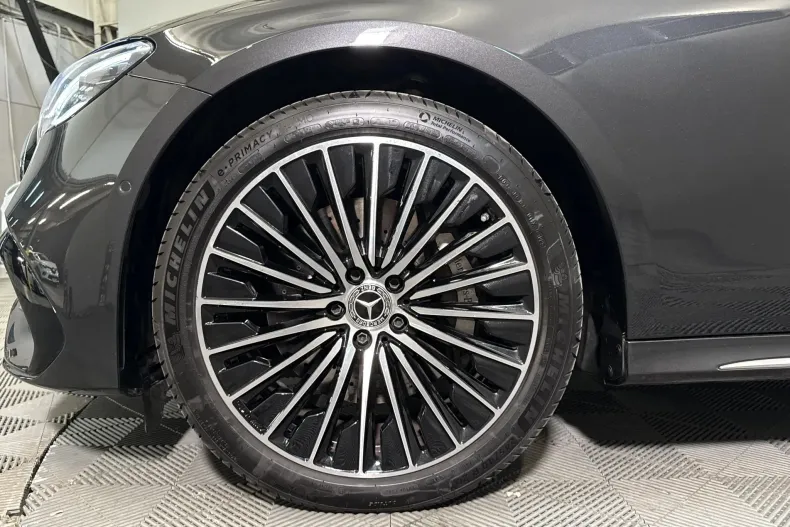 Mercedes-Benz E 300 (Clasa E) din 2025 cu 9.873 km - oferta MER244405 - foto 13