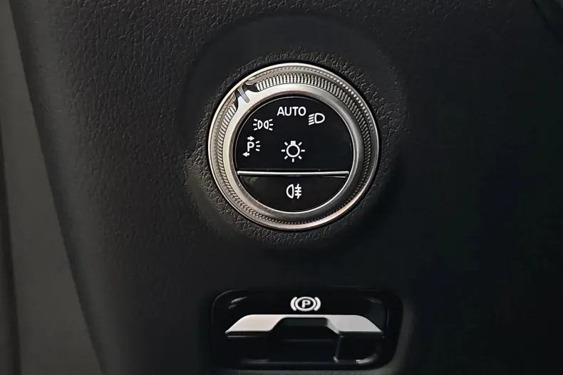 Mercedes-Benz C 300 (Clasa C) din 2023 cu 29.622 km - oferta MER244410 - foto 15