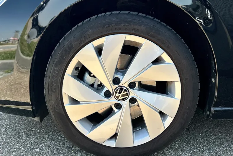 Volkswagen Golf din 2026 cu 6.000 km - oferta VOL244417 - foto 7