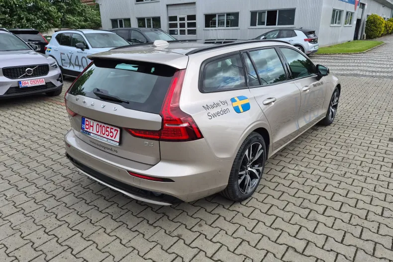Volvo V60 din 2026 cu 100 km - oferta VOL244441 - foto 13