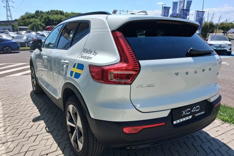 Volvo XC40 din 2025 cu 4.575 km - oferta VOL244452 - foto 9