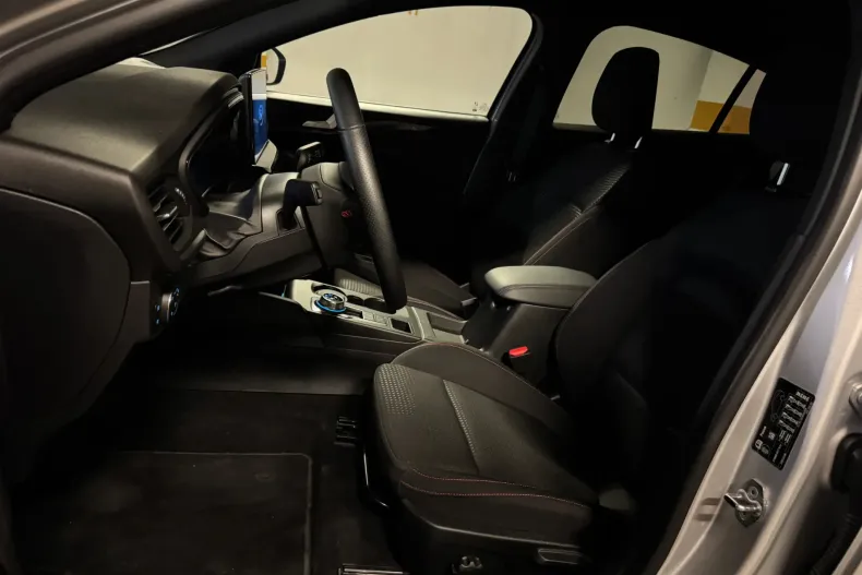 Ford Focus din 2025 cu 19.800 km - oferta FOR244460 - foto 13