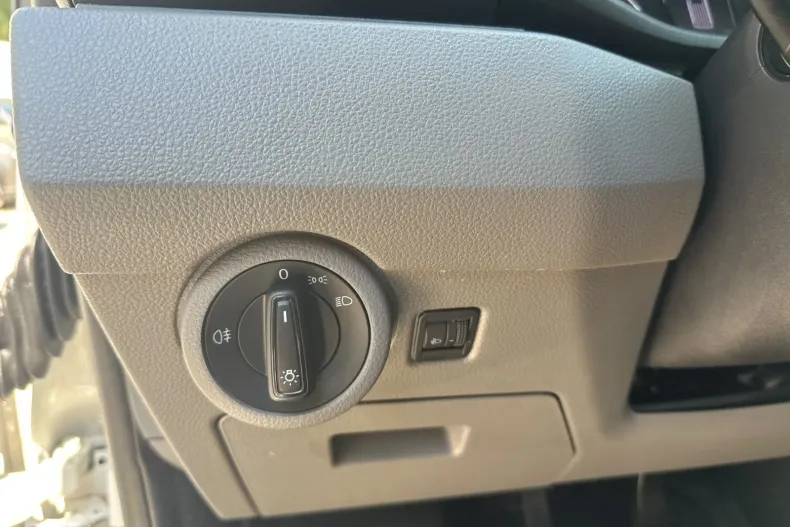 Volkswagen Transporter din 2021 cu 107.744 km - oferta VOL244465 - foto 10