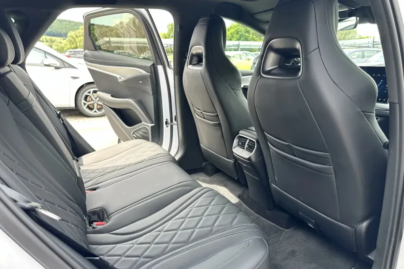 BYD Sealion 7 din 2025 cu 9.964 km - oferta BYD244467 - foto 13