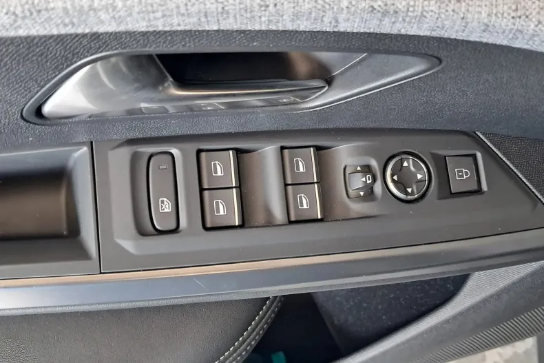 Peugeot 3008 din 2024 cu 20.000 km - oferta PEU244481 - foto 16