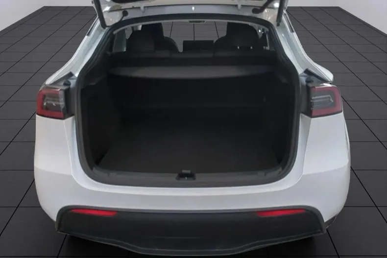 Tesla Model Y din 2023 cu 68.400 km - oferta TES244485 - foto 7