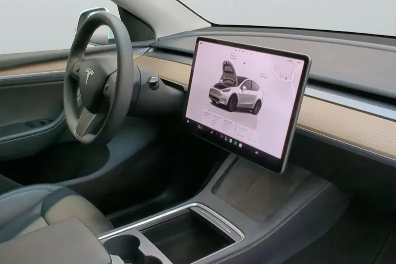 Tesla Model Y din 2023 cu 68.400 km - oferta TES244485 - foto 10