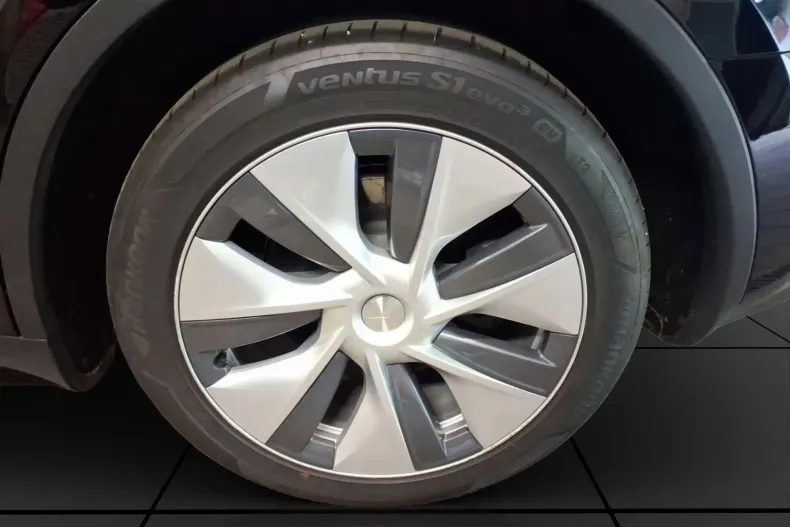 Tesla Model Y din 2023 cu 45.756 km - oferta TES244487 - foto 7
