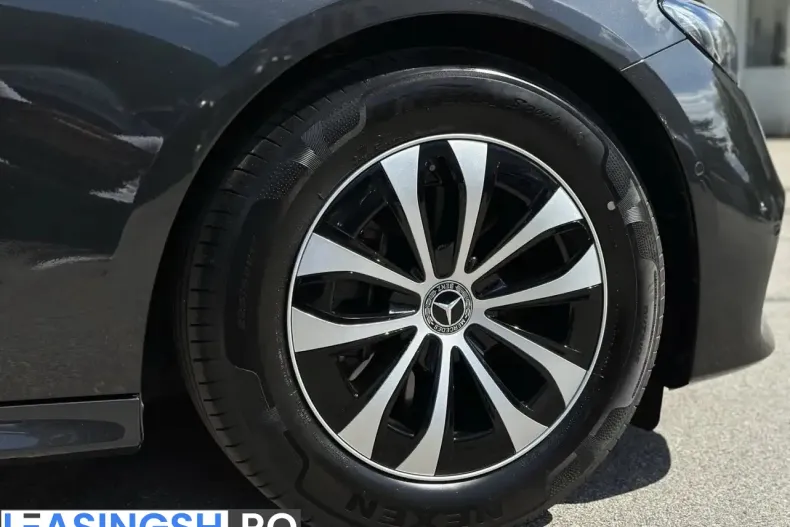 Mercedes-Benz E 220 (Clasa E) din 2025 cu 6.600 km - oferta MER244497 - foto 6