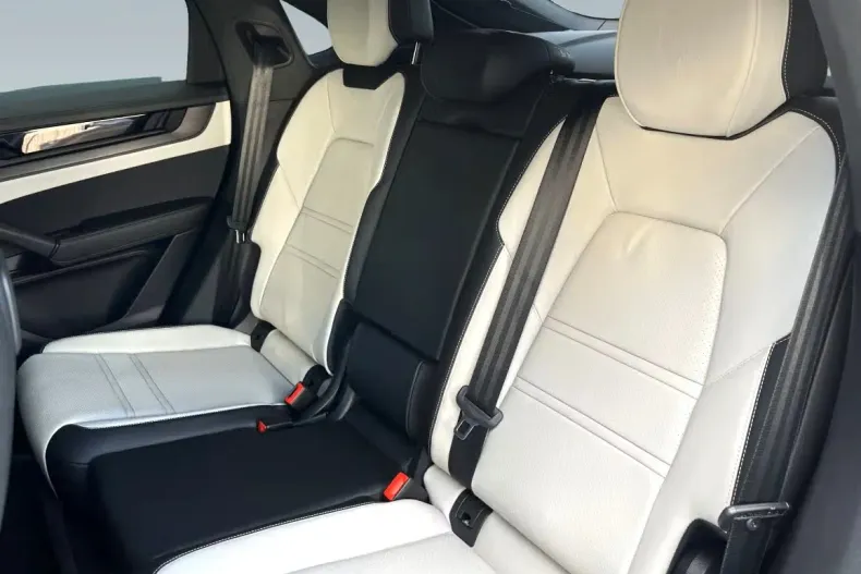Porsche Cayenne din 2026 cu 10 km - oferta POR244500 - foto 13