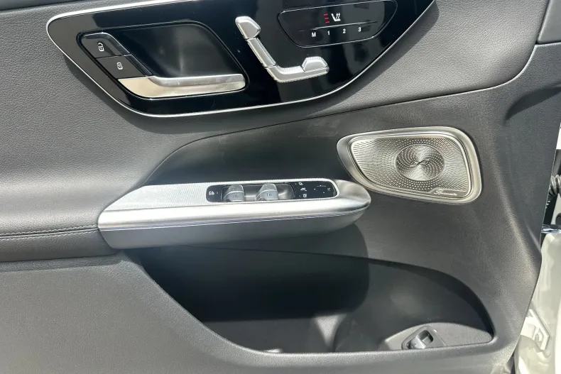 Mercedes-Benz GLC 300 (Clasa GLC) din 2025 cu 10 km - oferta MER244523 - foto 20
