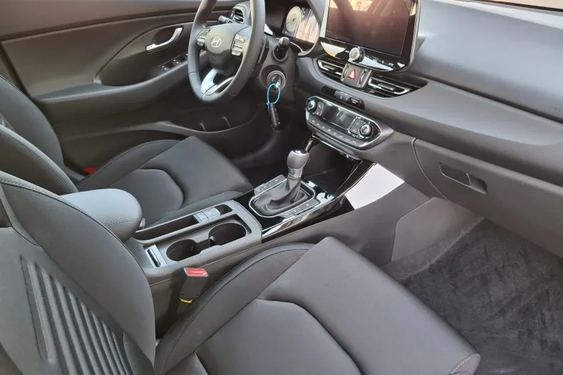 Hyundai i30 din 2026 cu 10 km - oferta HYU244526 - foto 11
