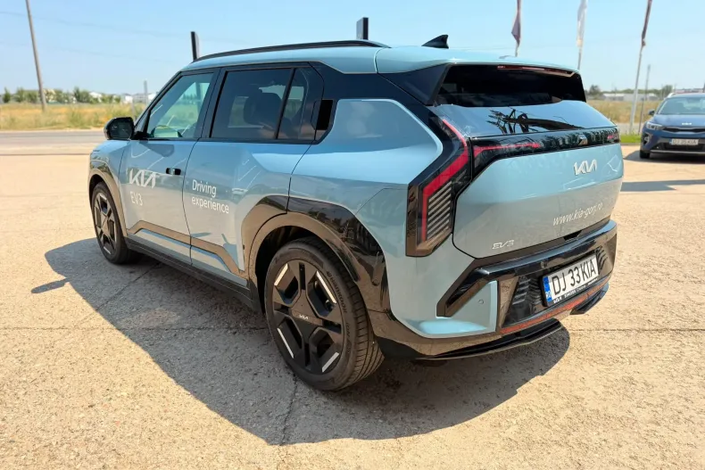 Kia EV3 din 2024 cu 2.000 km - oferta KIA244539 - foto 6